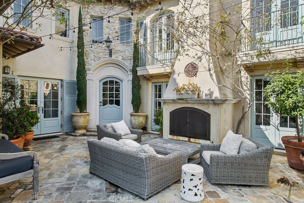 724 EMERALD BAY