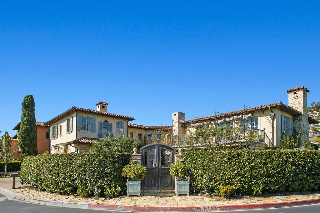 724 EMERALD BAY