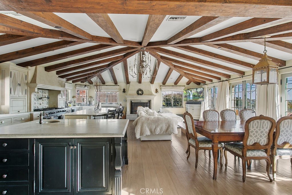 724 EMERALD BAY