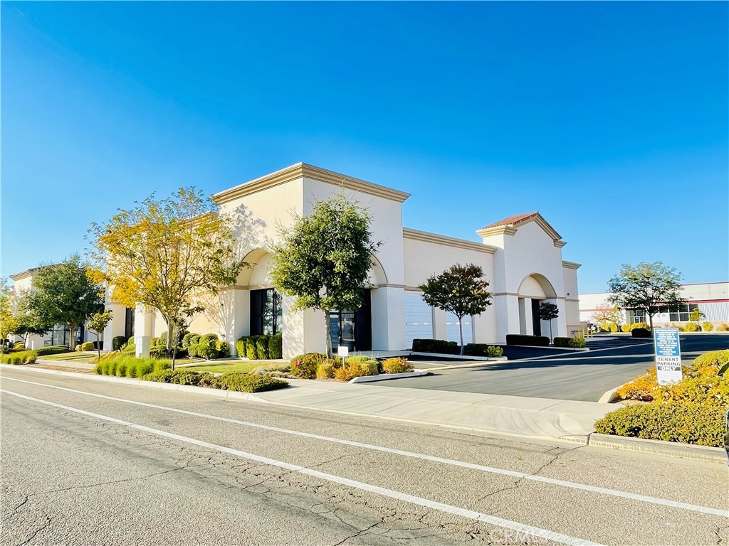 Stand-alone, modern warehouse flex space in a popular business park near the Golden Hill/Highway 46 intersection. Building includes 20’ ceilings, 12’ X 12’ roll-up doors and storefronts. Block construction. Space will be in industrial vanilla shell form and include ADA restroom and 3 phase electrical lighting/outlets. Perfect for wine storage, light manufacturing, or showroom uses.
Building is currently utilized as a wine storage facility with rooftop cooling units and insulation in place.
Located in same development as Justin Vineyard, IQMS and San Antonio Winery. $1.00/SF/Month, NNN (~$0.35)