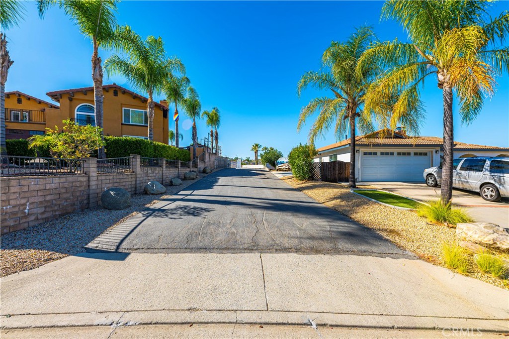 22475 Loch Lomond Drive