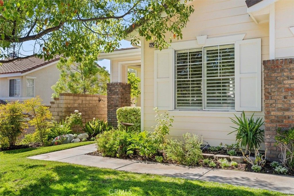 listing image 130724086029801569542