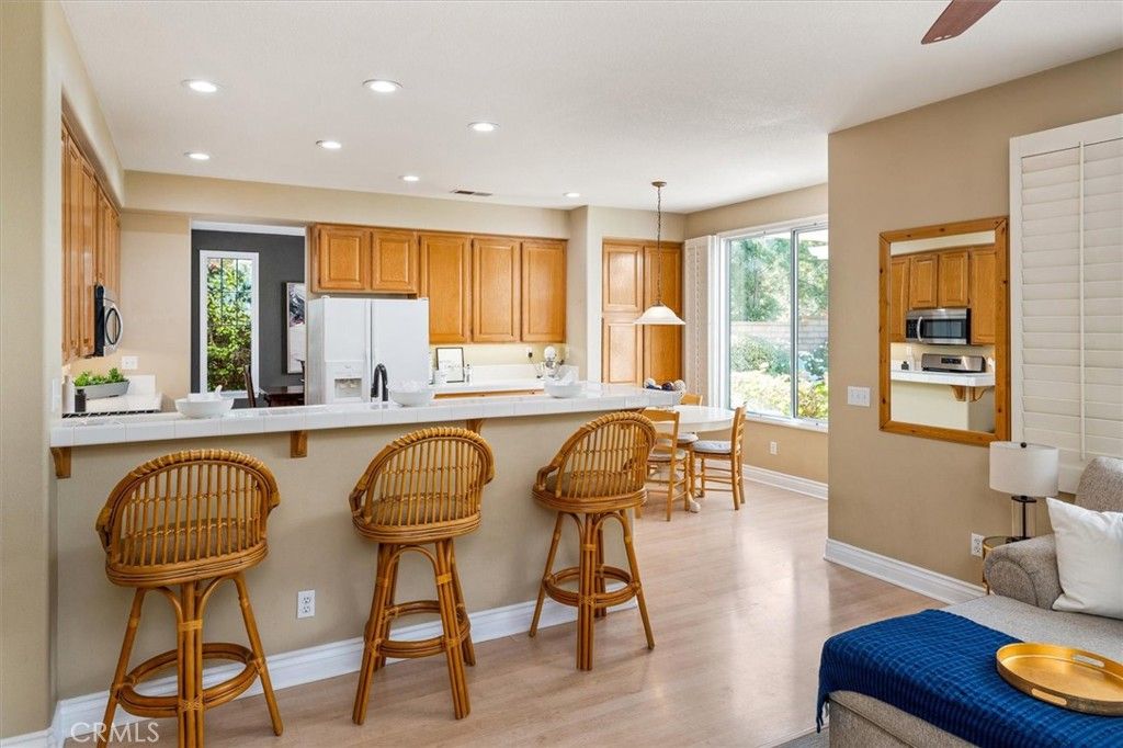 listing image 130729744033686310086