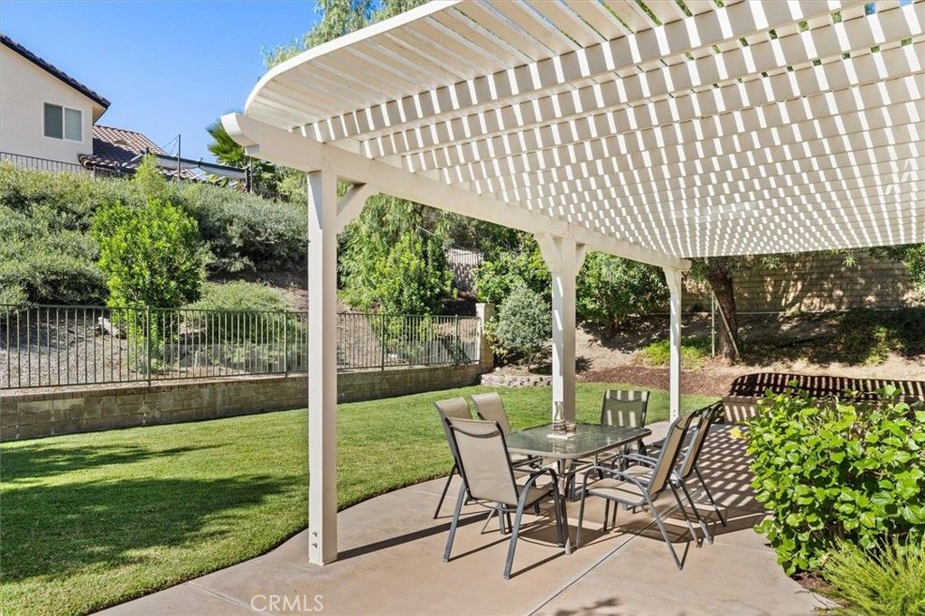 listing image 130723954795565996077
