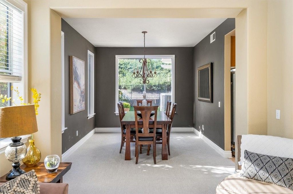 listing image 130722688434475120834