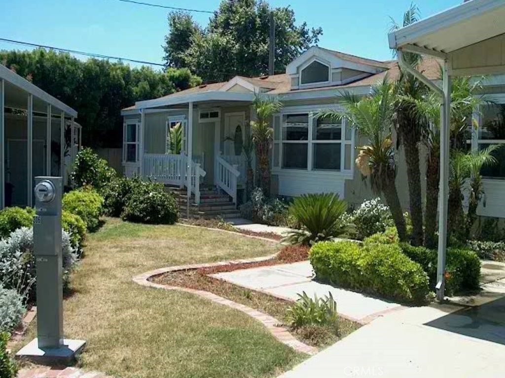 BANK REPO!!!! 3BDRM 2BATH BEAUTIFUL HOME IN A 55+ COMMUNITY BIG YARD
