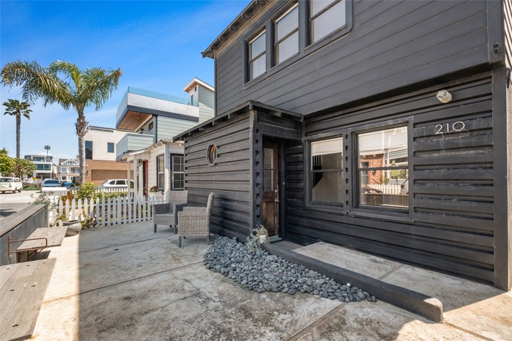 210 39th Street