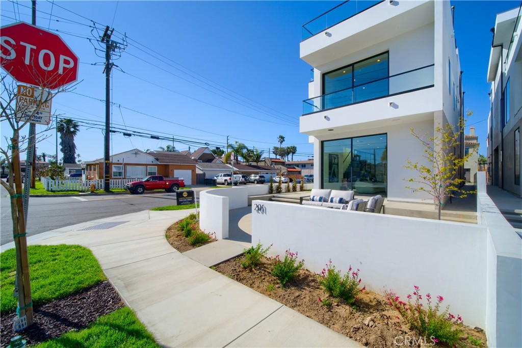 203 Indianapolis Avenue