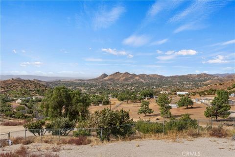 A home in Agua Dulce