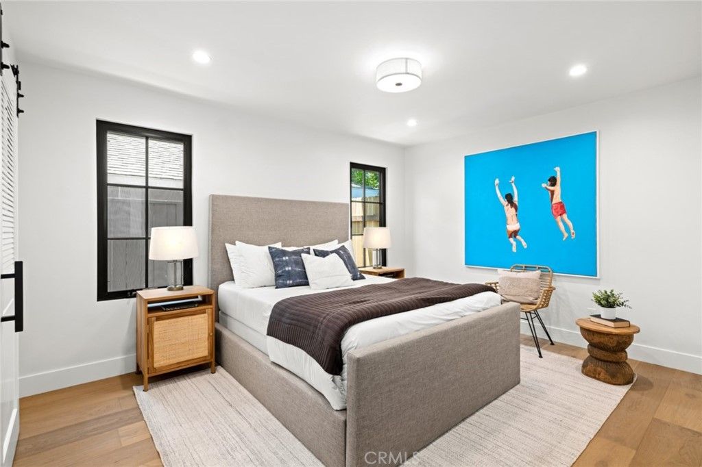 listing image 130728875139321141804