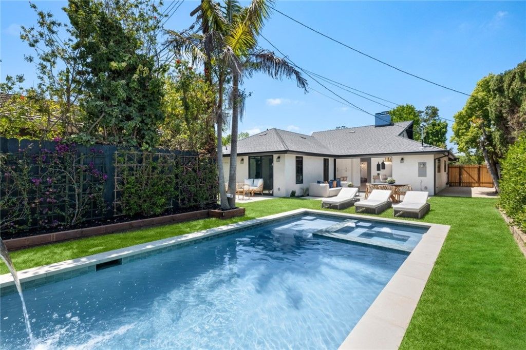 listing image 130723642908464155108