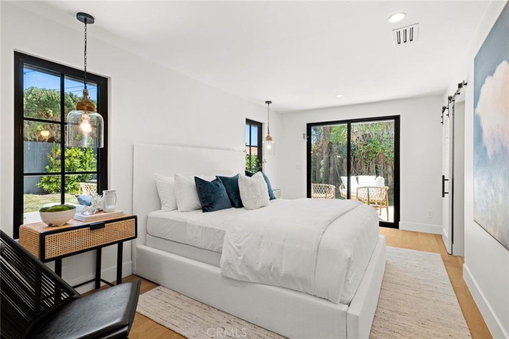 listing image 130723927638849614345