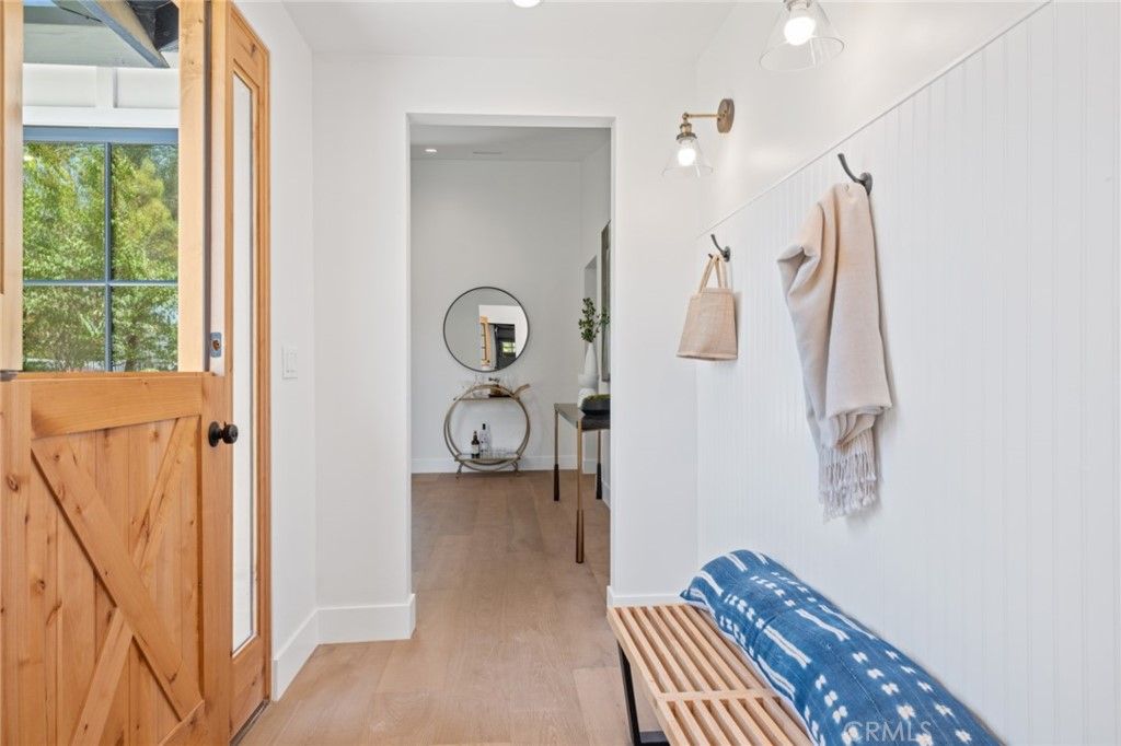 listing image 130728063589805201984