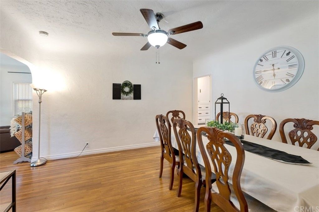 listing image 130725176882495428215