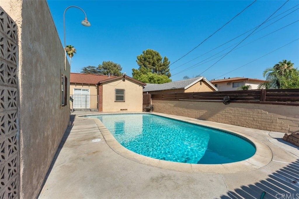 listing image 130722431744403258475