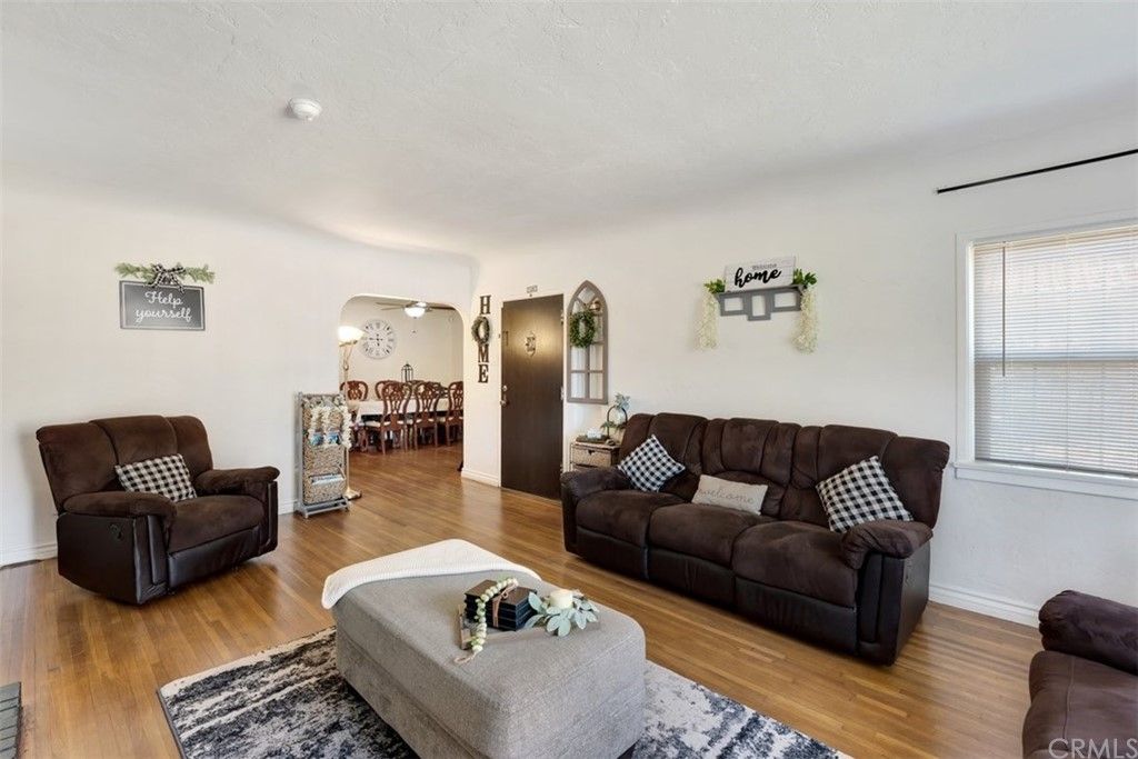 listing image 130729597008620446353