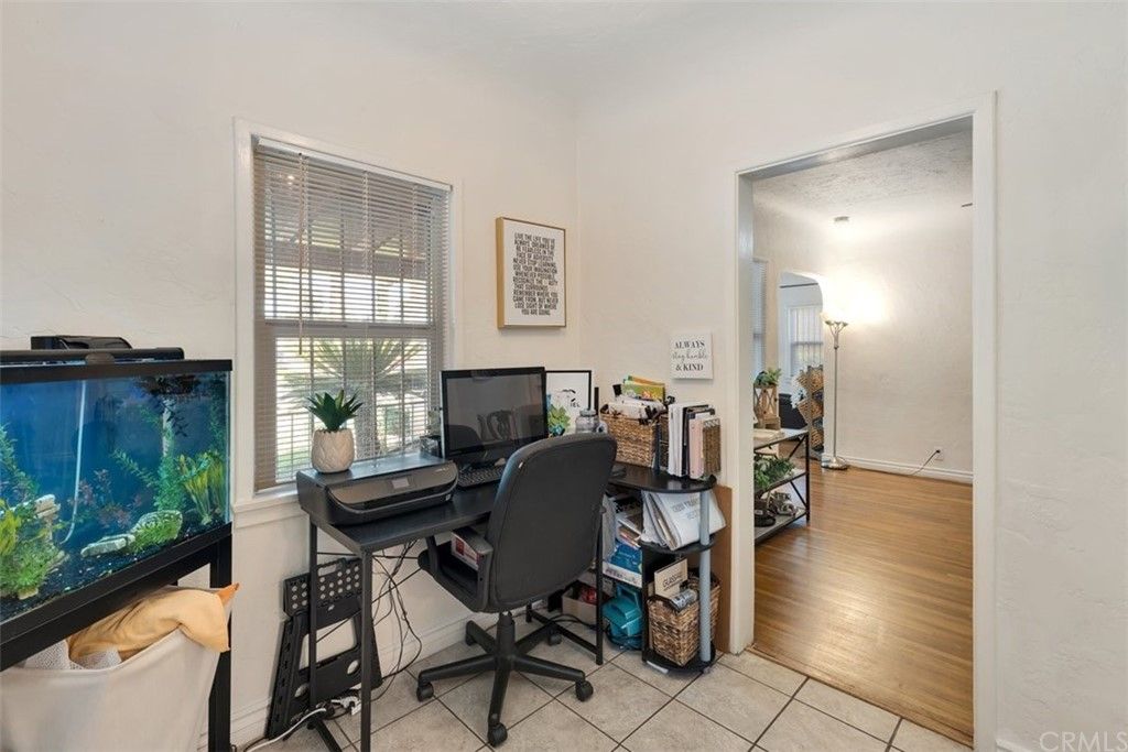 listing image 130720804510886454781