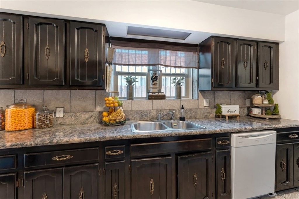 listing image 130720002256204741624