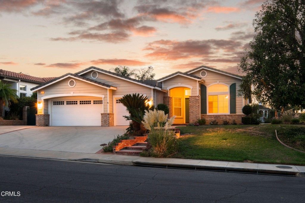 listing image 130725237644039693058