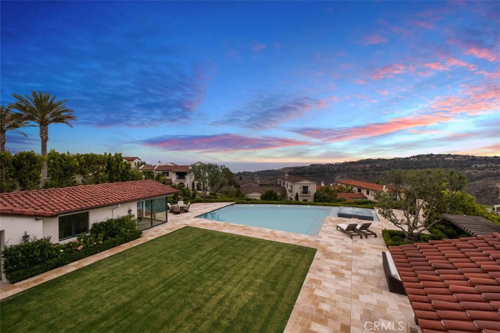 ,Coral Crest - Residential