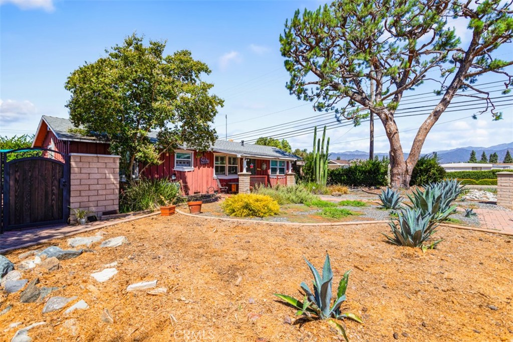 Photo 5 of 45 of 1356 W Cienega Avenue house