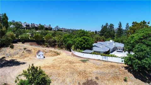 A home in North Tustin