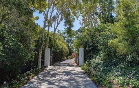 A home in North Tustin