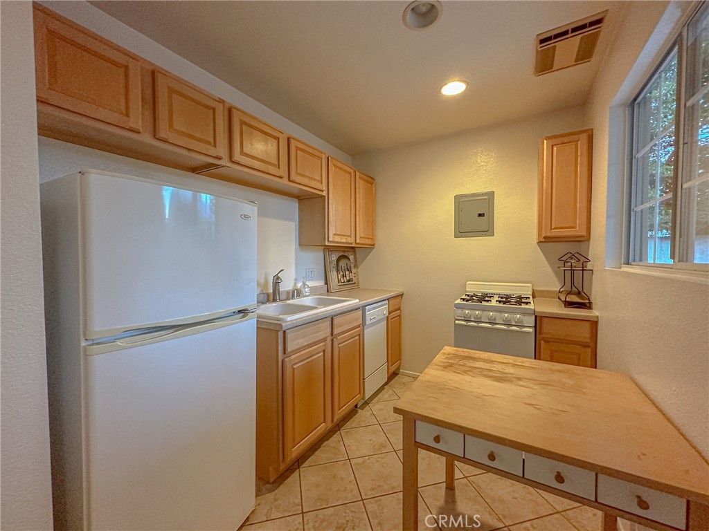 listing image 130726004354967029620
