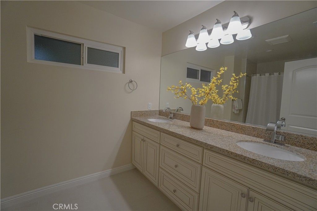 listing image 130722320540158862787