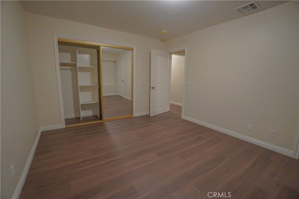 listing image 130725844673460314673