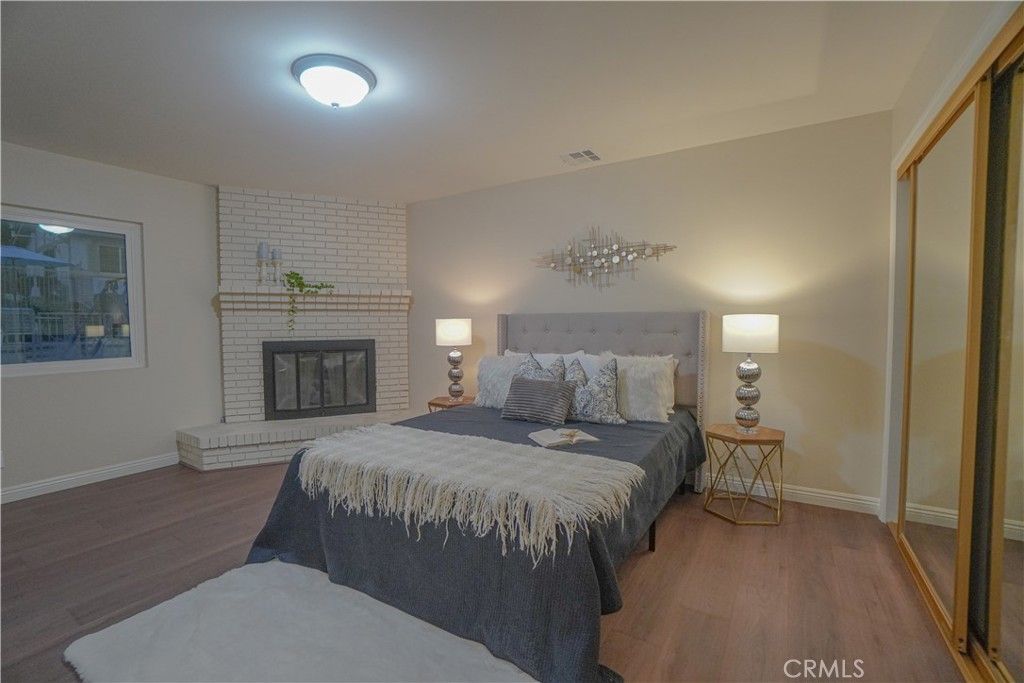 listing image 130722314004571696283