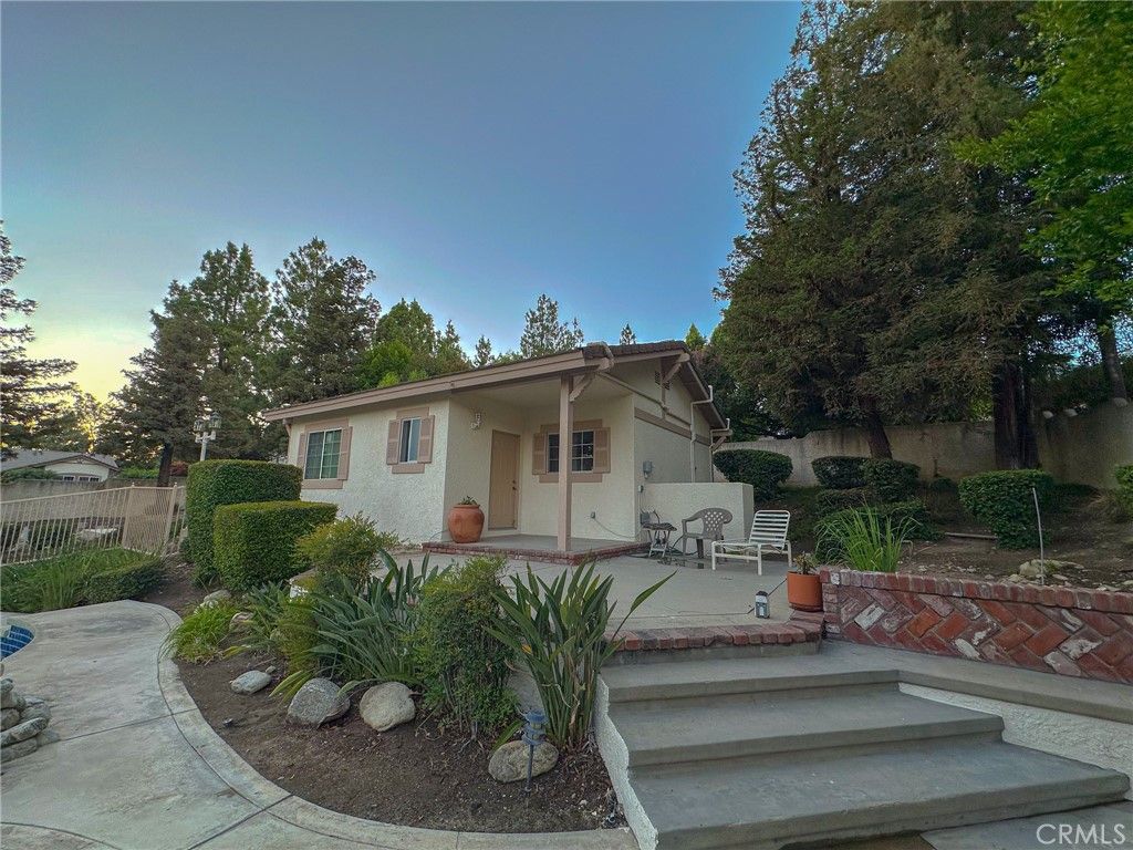 listing image 130725471164970686887
