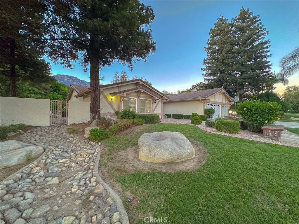 listing image 130720412408957893175