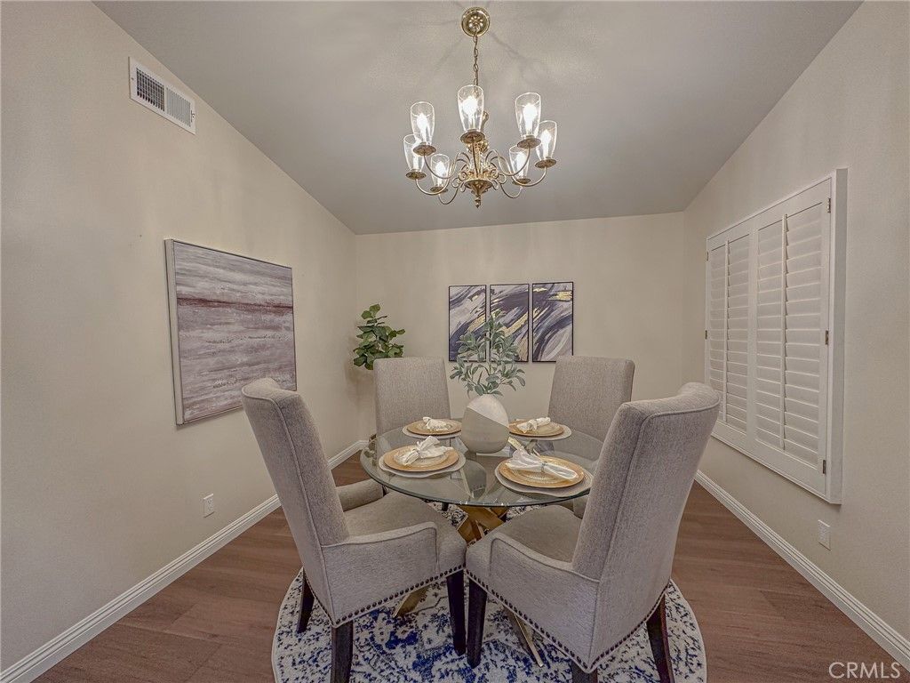 listing image 130726318936106913056