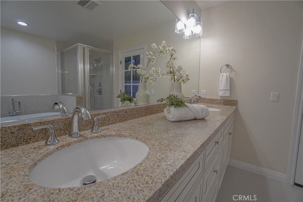 listing image 130720894711721781074