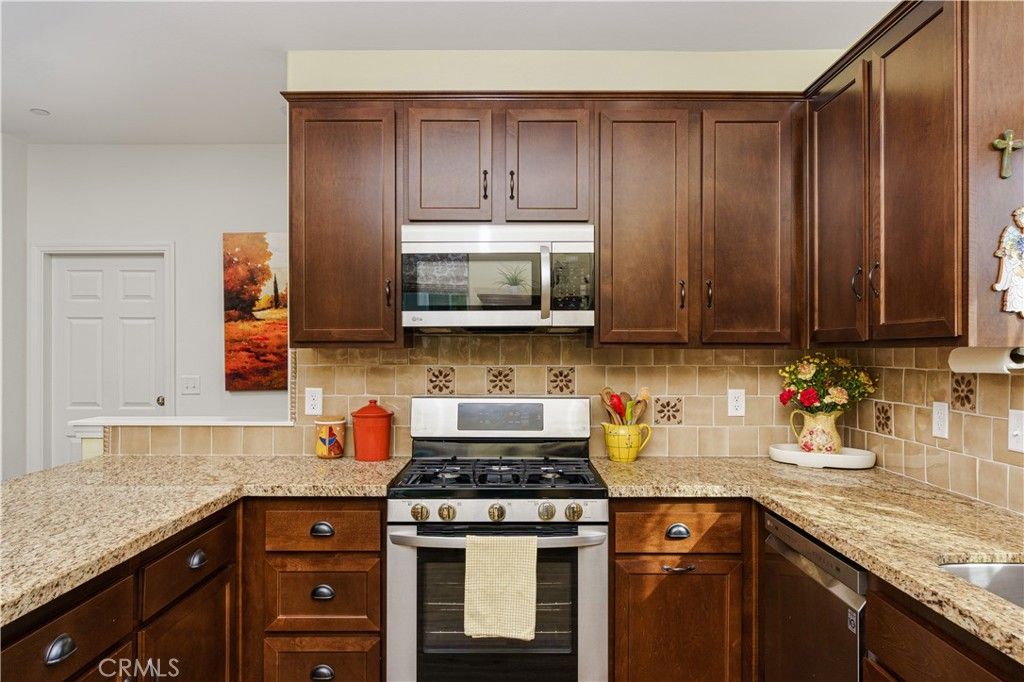 listing image 130722038649610399819