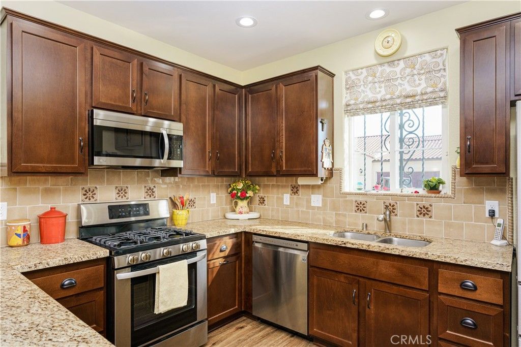 listing image 130720849894968040222