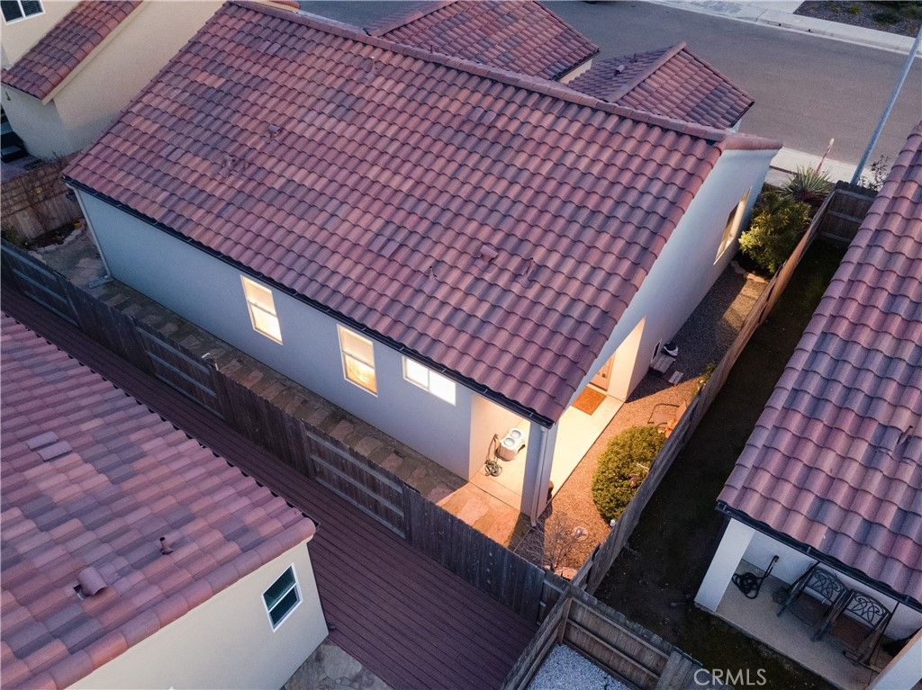 listing image 130727843036016129257