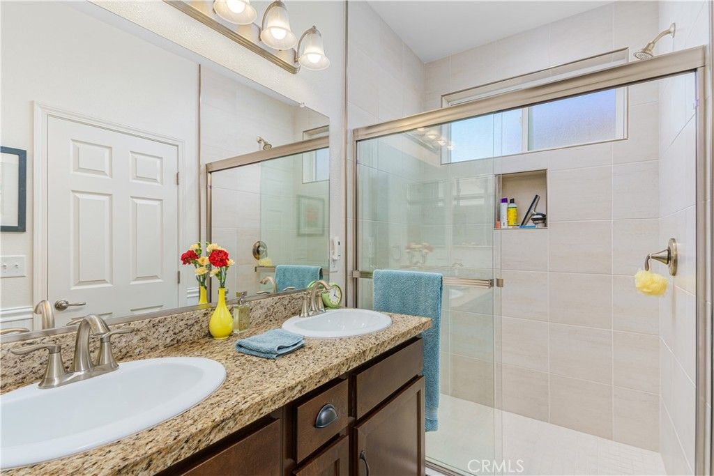 listing image 130727425293308767800