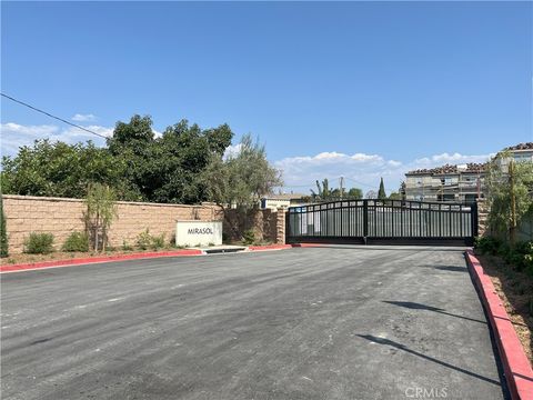 A home in El Monte