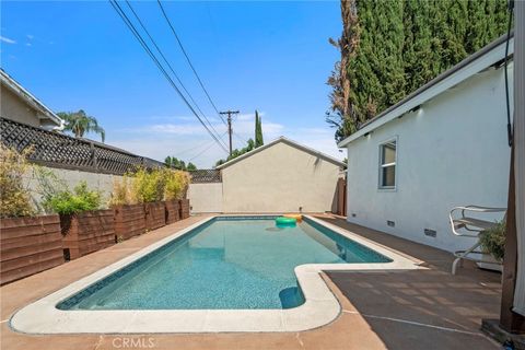 A home in Reseda