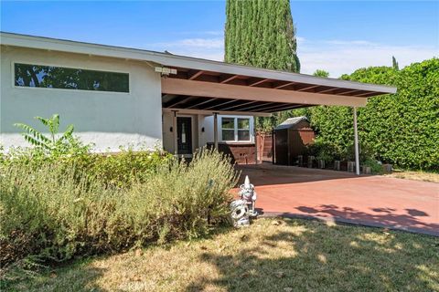 A home in Reseda