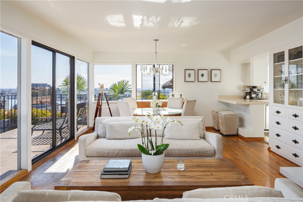 231 Santa Ana Avenue