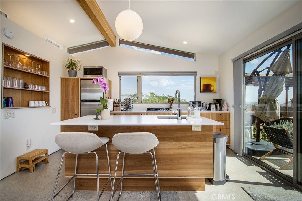 listing image 130721689081682494388