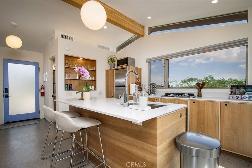 listing image 130725584155181654799
