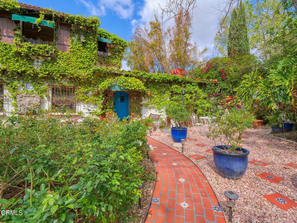 Properties 4 2393 Allen Avenue