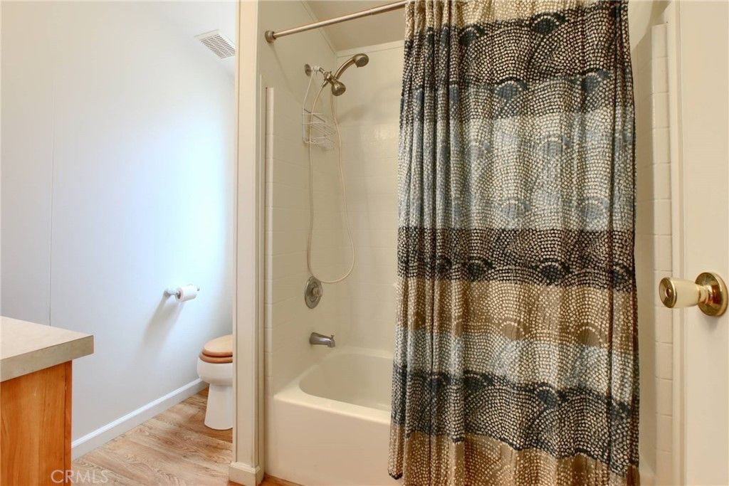 listing image 130724418480680675966