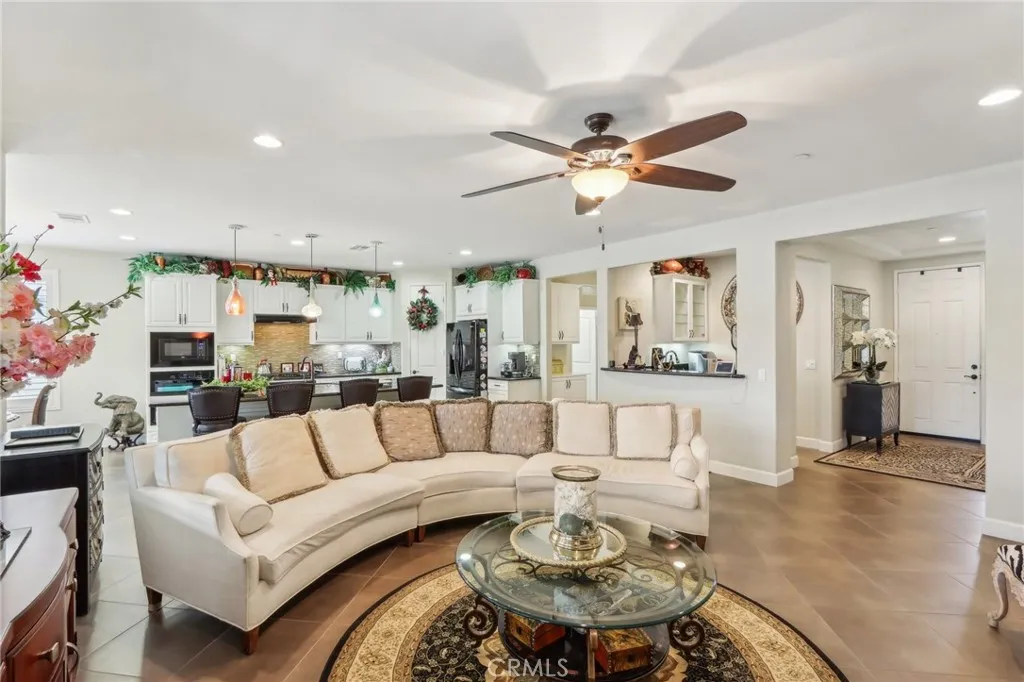 Hemet, California 92545, United States, 3 Bedrooms Bedrooms, ,2 BathroomsBathrooms,Residential,Pending,101172