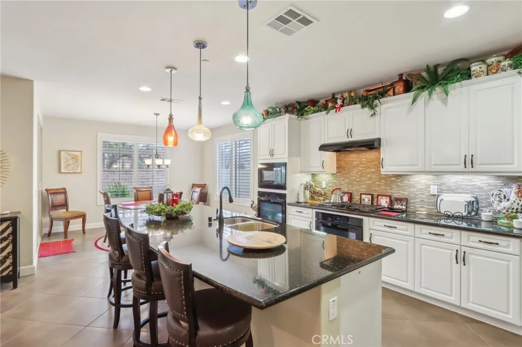 Hemet, California 92545, United States, 3 Bedrooms Bedrooms, ,2 BathroomsBathrooms,Residential,Pending,101172