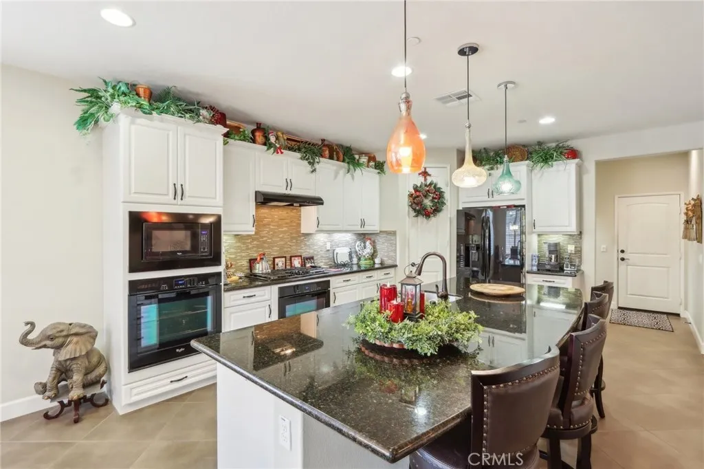 Hemet, California 92545, United States, 3 Bedrooms Bedrooms, ,2 BathroomsBathrooms,Residential,Pending,101172